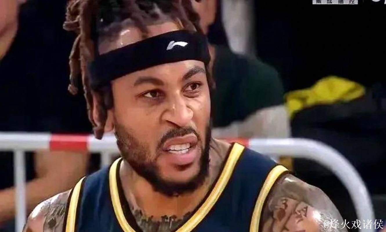 最萌身高差,莫兰德和法尔跳球竟成笑料,有时候放弃也是一种选择,辽宁男篮主场险胜宁波比分紧张 最萌身高差,莫兰德和法尔跳球竟成笑料,有时候放弃也是一种选择,辽宁男篮主场险胜宁波比分紧张