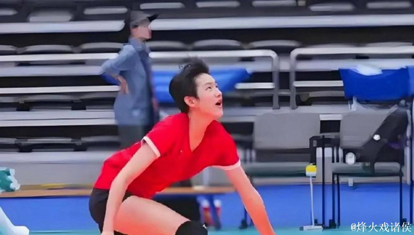 江苏女排惊现15岁新星!替补登场砍11分,逆风局力挽狂澜 江苏女排惊现15岁新星!替补登场砍11分,逆风局力挽狂澜