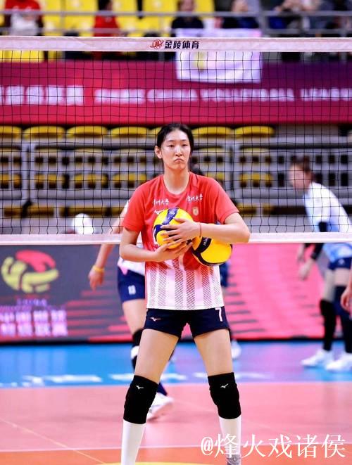 江苏女排惊现15岁新星!替补登场砍11分,逆风局力挽狂澜 江苏女排惊现15岁新星!替补登场砍11分,逆风局力挽狂澜