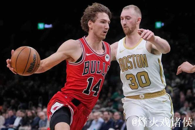 西蒙斯27分布泽利斯26分 绿军轻取公牛迎四连胜 西蒙斯27分布泽利斯26分 绿军轻取公牛迎四连胜