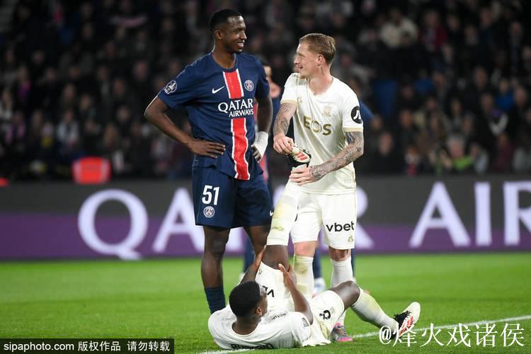 法甲-巴黎1-3尼斯 赛季联赛不败金身遭破 法甲-巴黎1-3尼斯 赛季联赛不败金身遭破