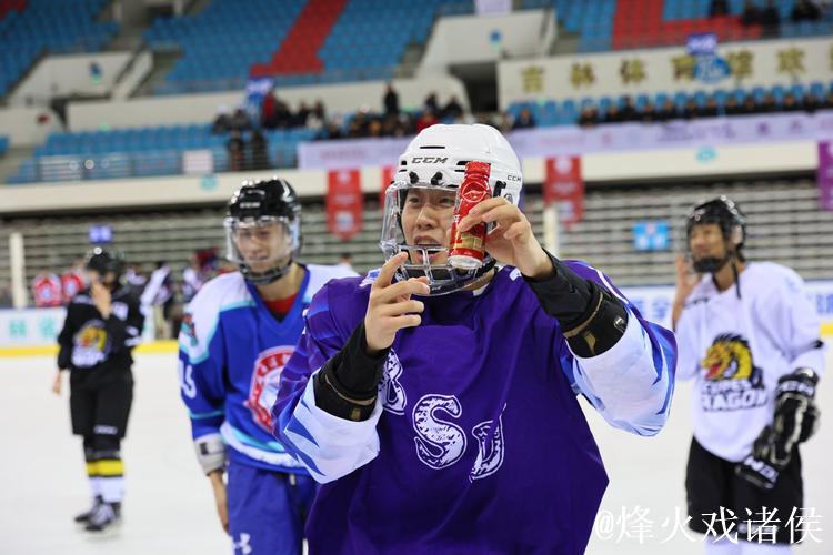 第6届全国大学生冰球联赛总决赛收官 第6届全国大学生冰球联赛总决赛收官